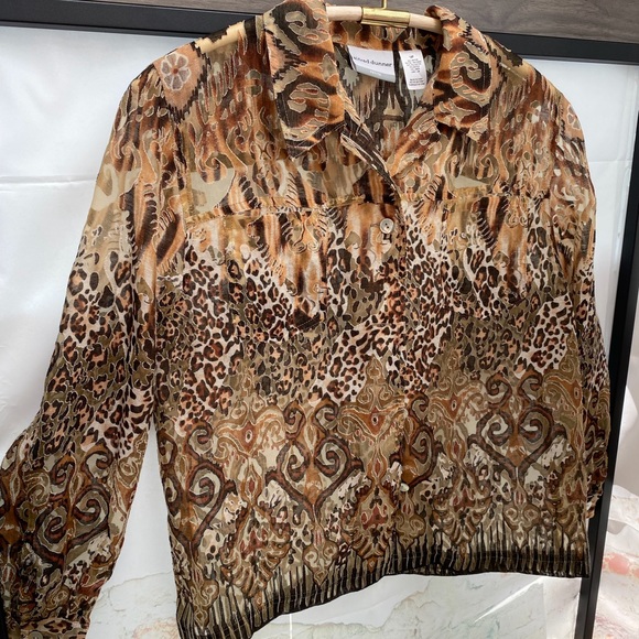 HP🎉 Women’s Animal Print Burnout Button Up Blouse - Picture 3 of 15